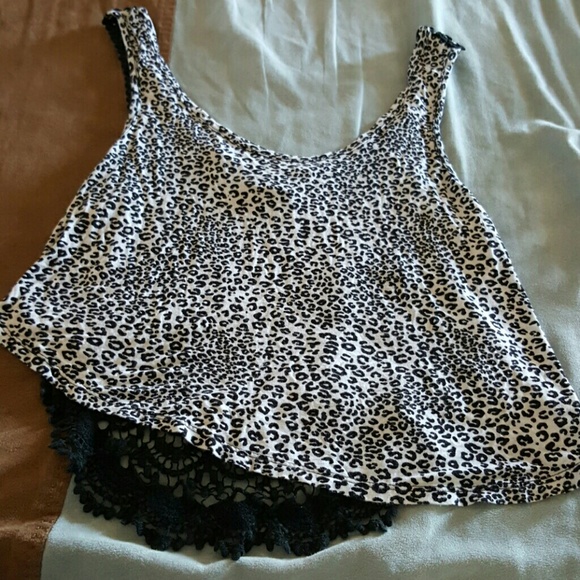 Juniors Crop top