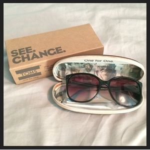 NWT TOMS Sunglasses 😎