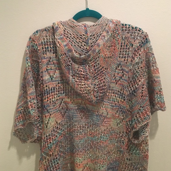 Multicolred crochet cardigan with a hoodie - Picture 4 of 4