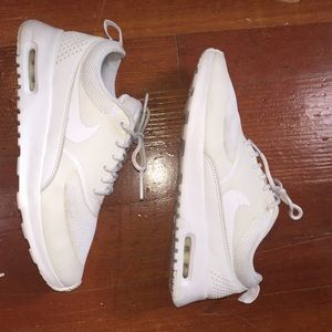 Size 7.5 Nike air maxes