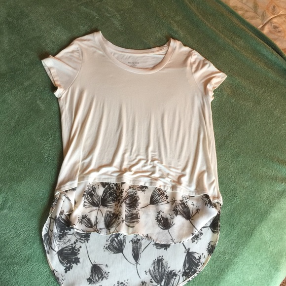 Cute cream colored top.