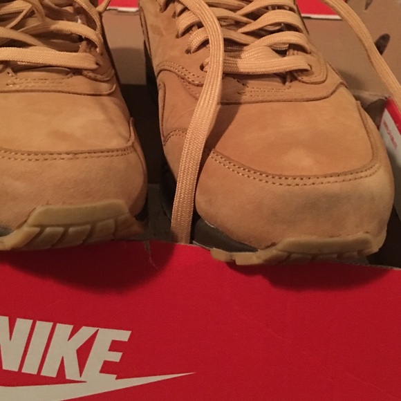 Wheat Suede Air Max 90s - Picture 2 of 3