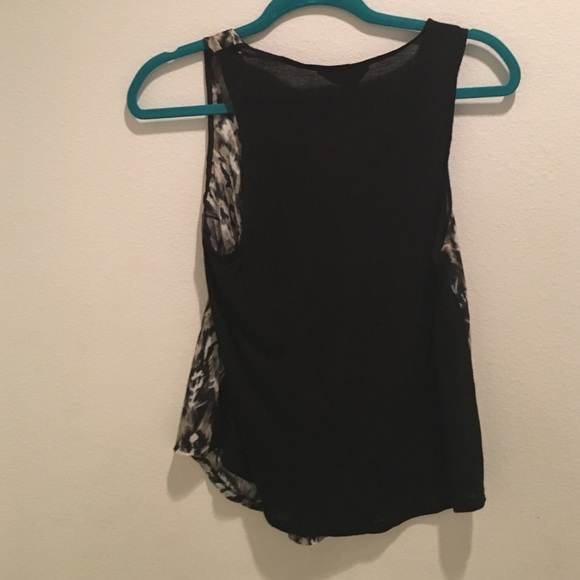 Losse tank top with peacock pattern - Picture 3 of 4