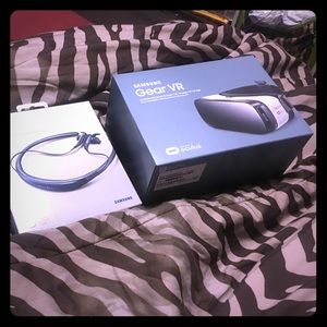 Samsung gear VR, never used right out the box.