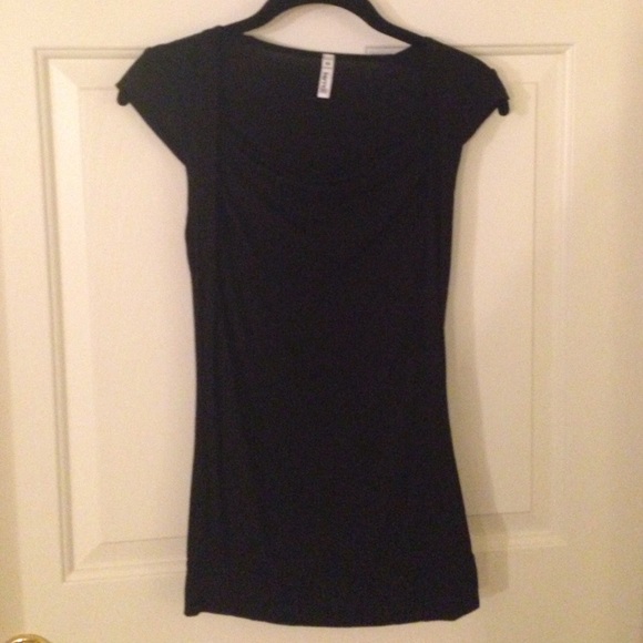Simple capped sleeve top