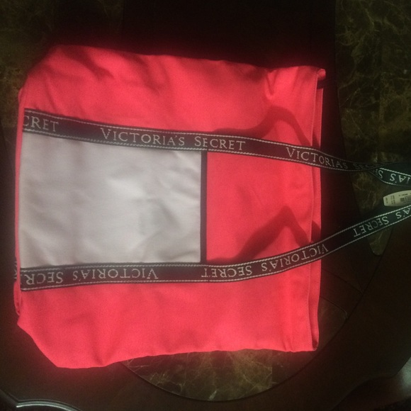 Victoria's Secret beach cooler - Picture 1 of 3