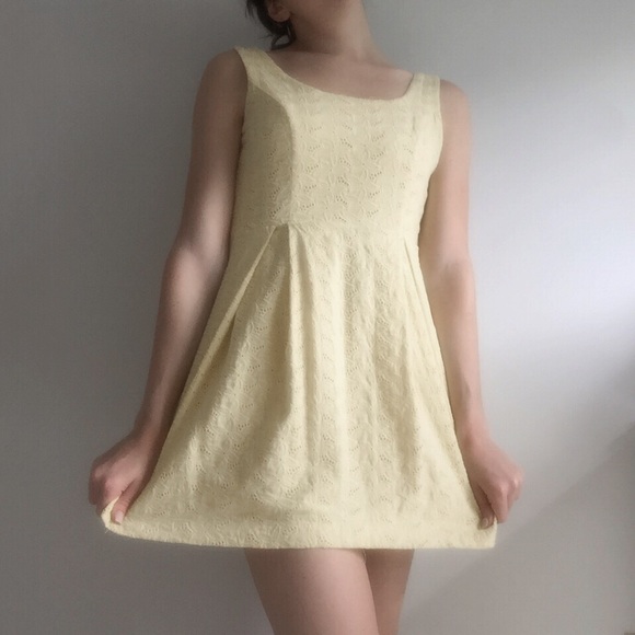 Forever 21 Dresses - Forever 21 Cotton Flower Dress Forever 21 Dresses - Forever 21 Cotton Flower Dress