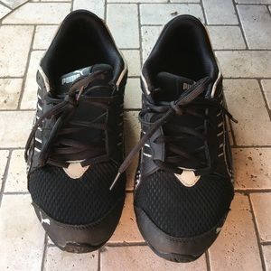 Puma boys Shoes Size 5 big boys