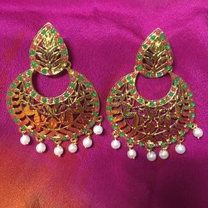 Elegant party wear earrings