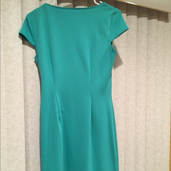 Venus classic dress - Picture 3 of 4