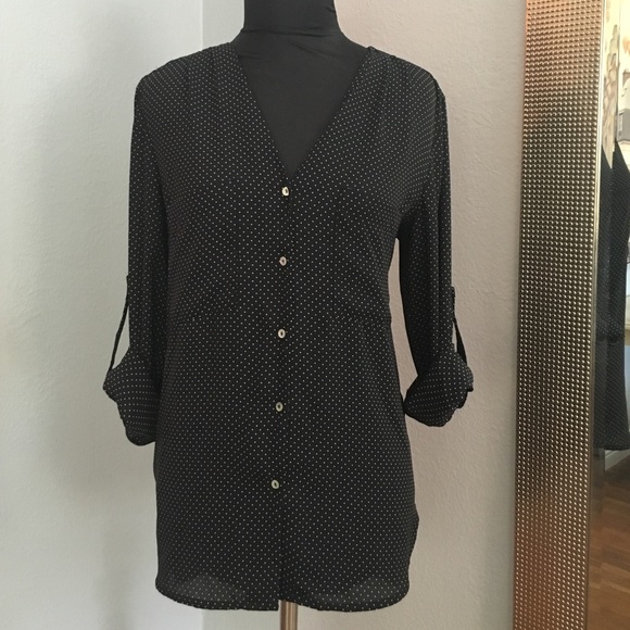 Black/white polka dot collarless button up