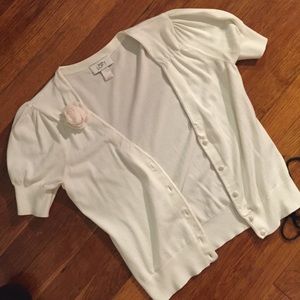 Short Sleeve White Cardigan with flower detail