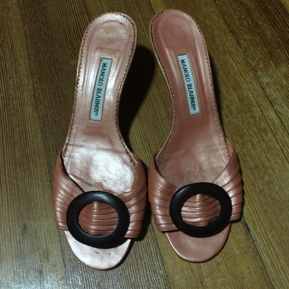 Peach kitten heel Manolo Blahnik shoes