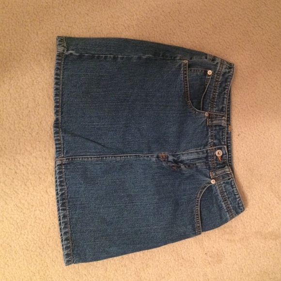 Short jean/denim skirt