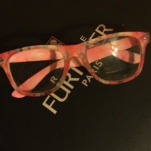 Floral nerd glasses.