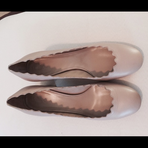 🎉🎉SOLD🎉🎉Chloe Lauren Scalloped pump - Picture 1 of 3