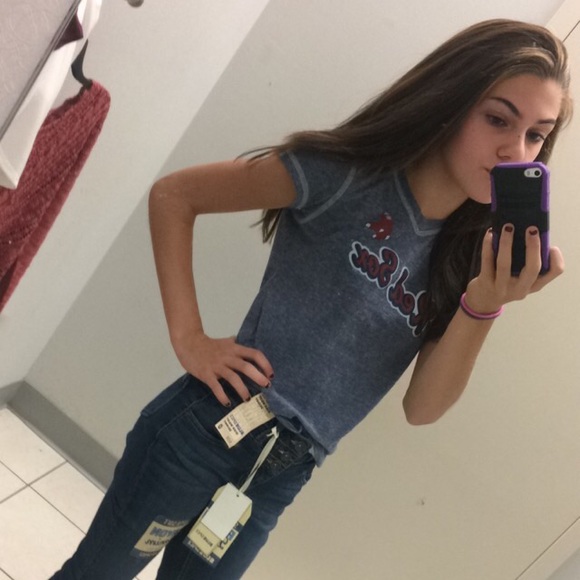 Meet your Posher, Alexia