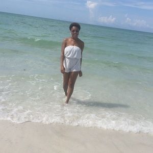 Meet your Posher, Nia