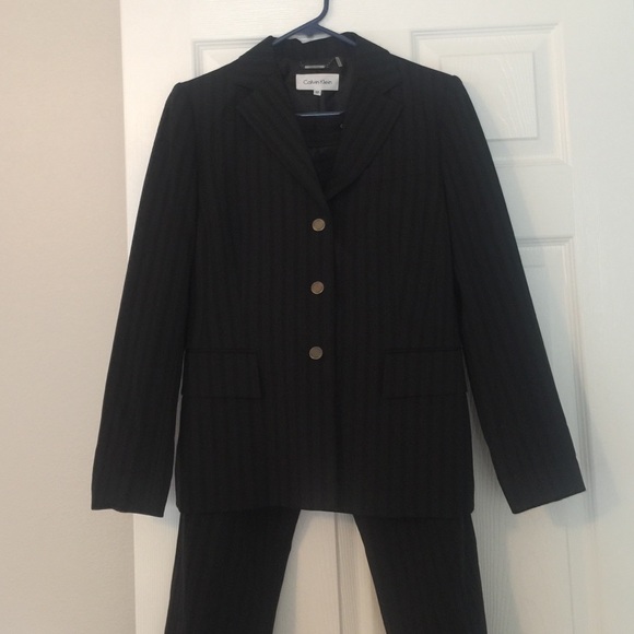 Calvin Klein 2 piece pant suit, size 8P