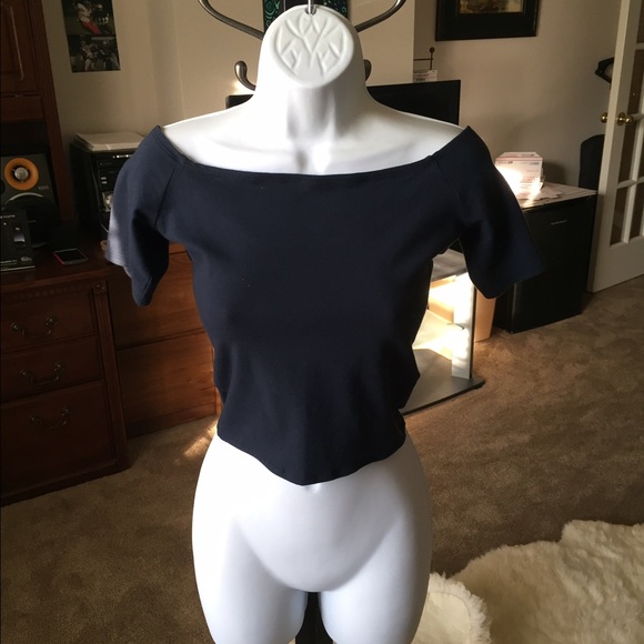 Abercrombie & Fitch Off Shoulder Crop Top