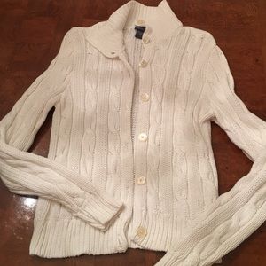 Versatile white cable cardigan 🎀