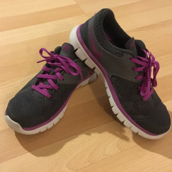 Nike Women's Flex Gray Purple Running Shoes