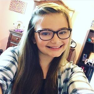 Meet your Posher, Jolie