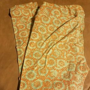 Lularoe tall and curvy leggings
