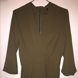 olive green romper 💚