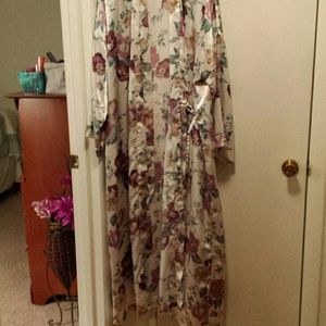Flowered robe