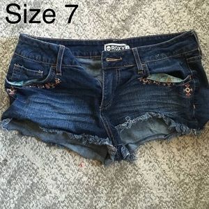 Cute Roxy Short Shorts Size 7