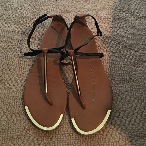 Dolce Vita thong sandals Sz 7.5