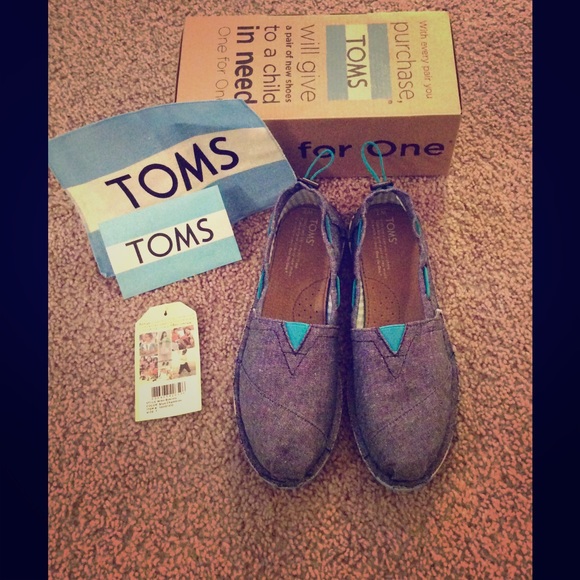 Toms Shoes - NIB Toms Biminis Blue Chambray size 7