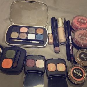 Bare Minerals makeup bundle (value size)!!!!