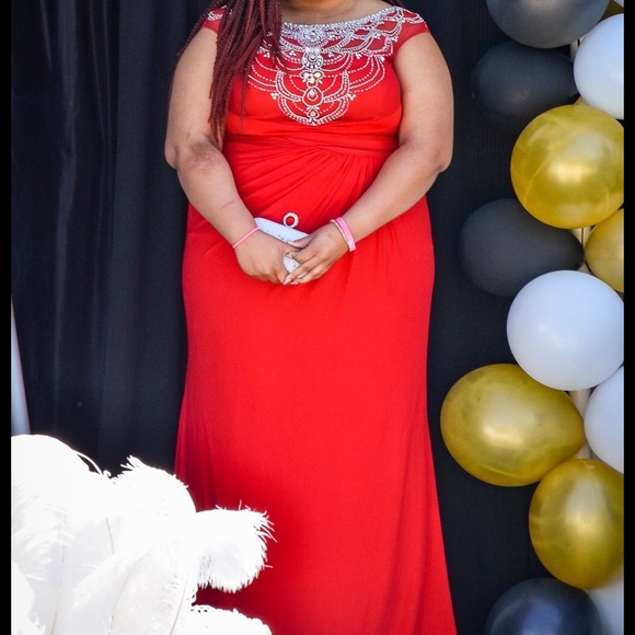 Red plus size prom dress - Picture 1 of 3