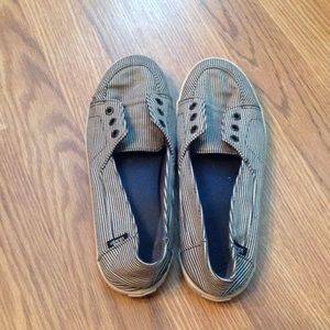 Super cute Navy & White Pin-stripped Vans