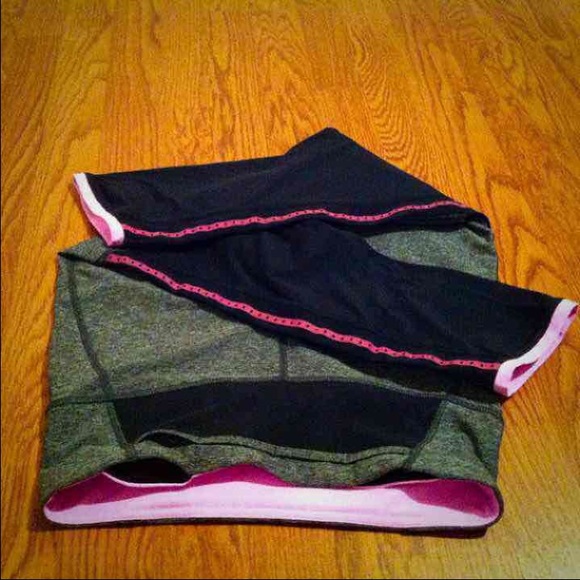 Grey and pink lululemon mesh crops. Size 6