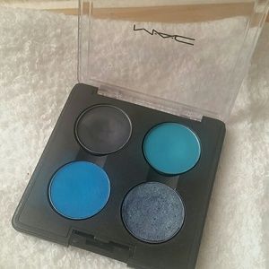 MAC blue & grey quad pallette