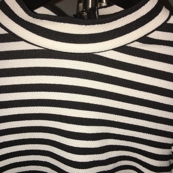 Forever 21❤️ - Picture 2 of 3