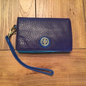 TORY BURCH IPHONE WRISTLET