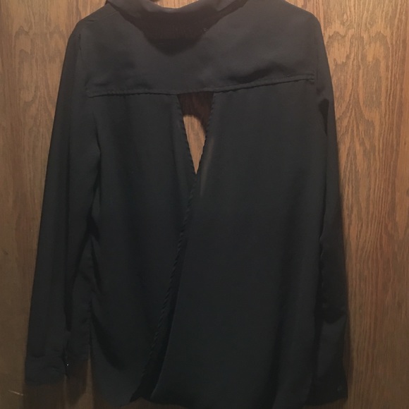 Button up - Picture 2 of 2