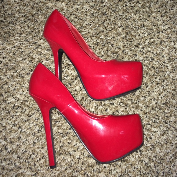 Red pumps
