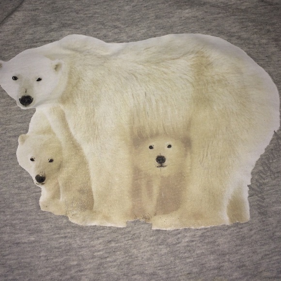 Gray t-shirt with mama polar bear with baby bears