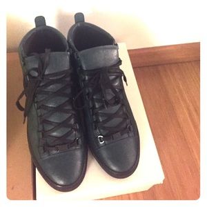 Men's balanciagas size 11