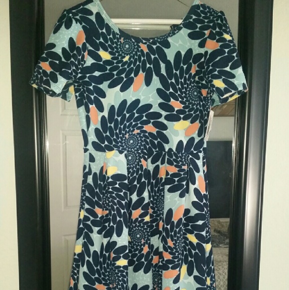 Lularoe amelia