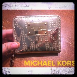 🎉LABOR DAY SALE🎉 MICHAEL KORS GOLD WALLET🎉