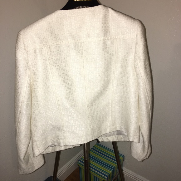 Banana Republic - Picture 2 of 4