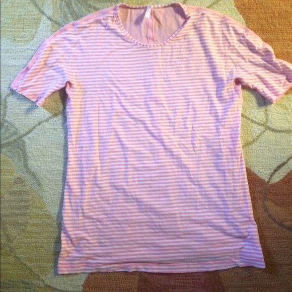 Lululemon pink shirt