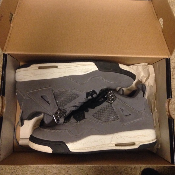 Air Jordan 4 Retro