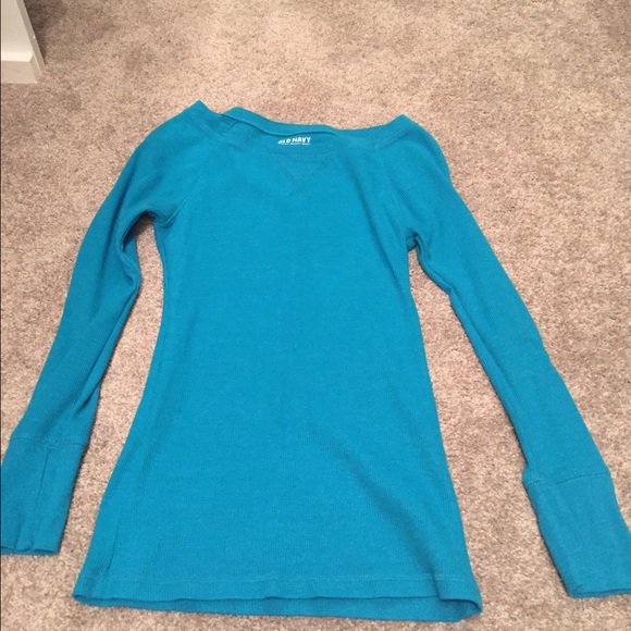 Blue long sleeved old navy top!